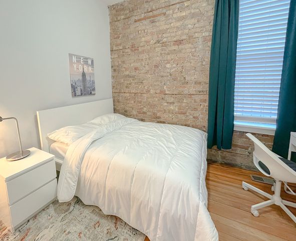 3765 N Kenmore Avenue 1E, Chicago, IL 60613