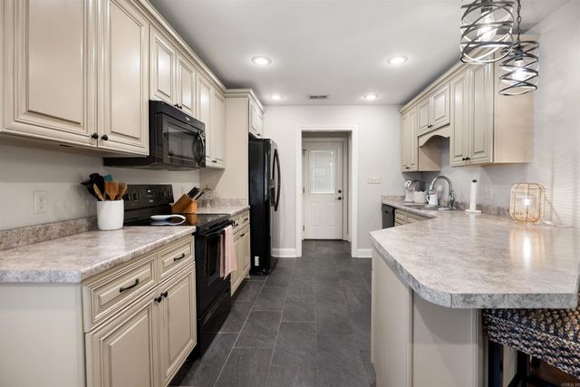 995 Russell Hill Drive, Jonesboro, AR 72404