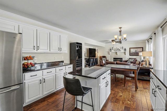 2958 Blue Heron Lane, Wixom, MI 48393