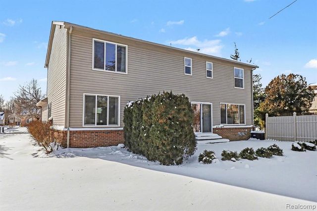 2958 Blue Heron Lane, Wixom, MI 48393