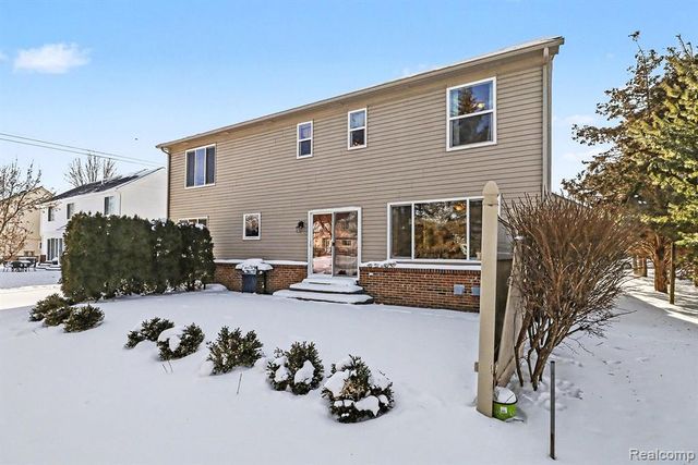 2958 Blue Heron Lane, Wixom, MI 48393