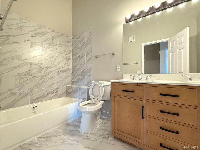 22211 Pondview Unit 27, Novi, MI 48375