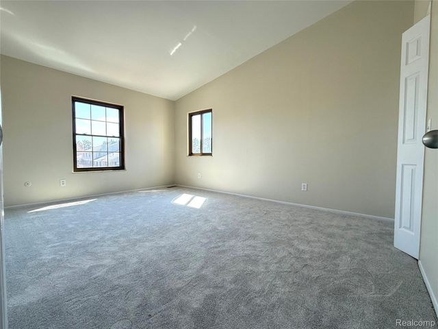 22211 Pondview Unit 27, Novi, MI 48375