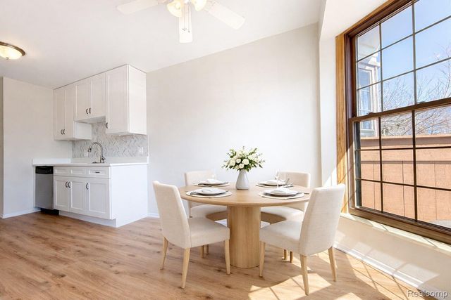 22211 Pondview Unit 27, Novi, MI 48375