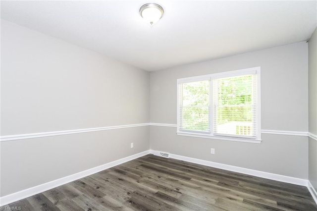 4309 Rosebriar Lane, Winston-salem, NC 27106