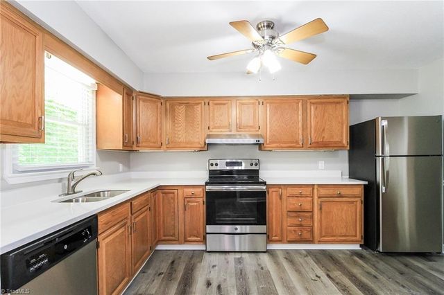 4309 Rosebriar Lane, Winston-salem, NC 27106