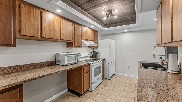 2025 SYLVESTER RD N305, Lakeland, FL 33803