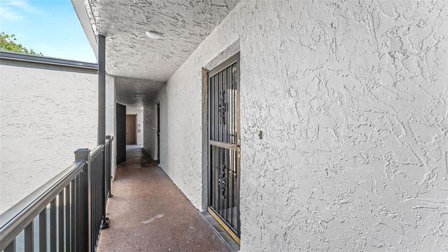 2025 SYLVESTER RD N305, Lakeland, FL 33803