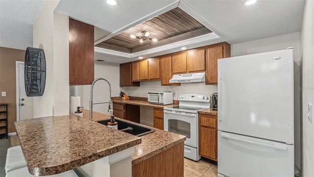 2025 SYLVESTER RD N305, Lakeland, FL 33803