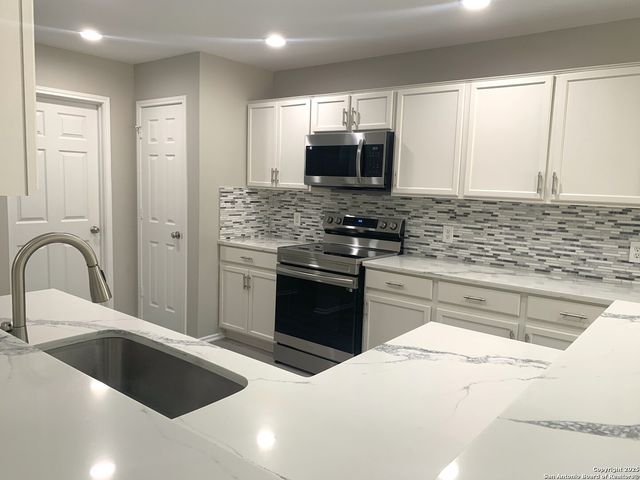 1533 Rainy Brook, Schertz, TX 78154