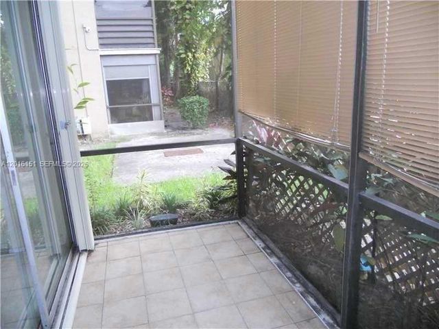 119 Royal Park Dr 1E, Oakland Park, FL 33309