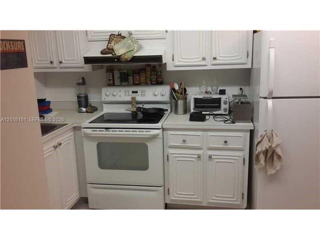 119 Royal Park Dr 1E, Oakland Park, FL 33309