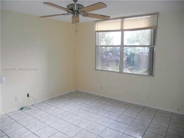 119 Royal Park Dr 1E, Oakland Park, FL 33309