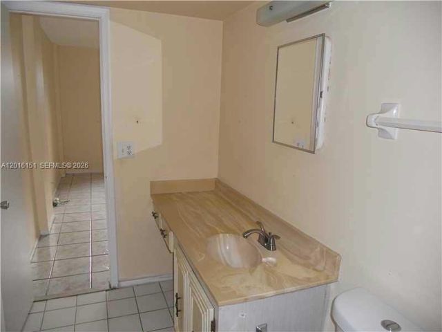 119 Royal Park Dr 1E, Oakland Park, FL 33309