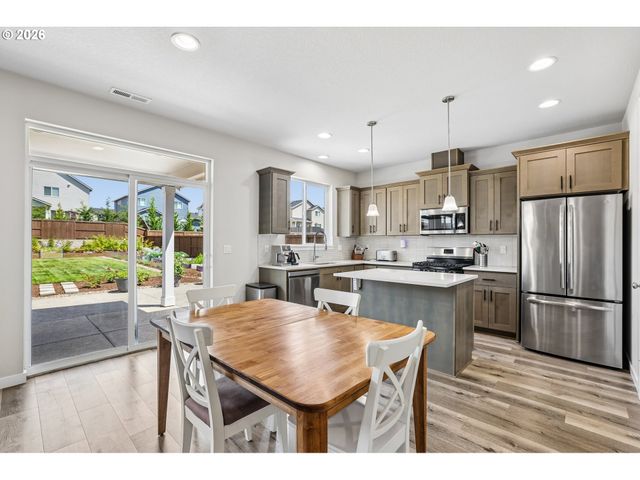 17515 Sw WAPATO ISLAND Dr, Sherwood, OR 97140