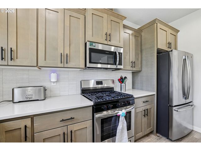 17515 Sw WAPATO ISLAND Dr, Sherwood, OR 97140