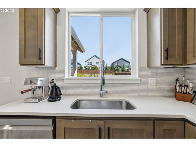 17515 Sw WAPATO ISLAND Dr, Sherwood, OR 97140