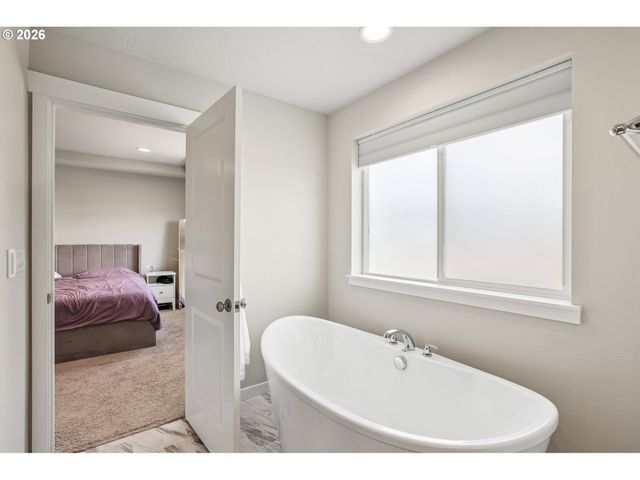 17515 Sw WAPATO ISLAND Dr, Sherwood, OR 97140