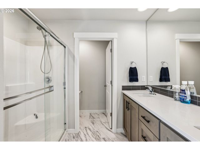 17515 Sw WAPATO ISLAND Dr, Sherwood, OR 97140
