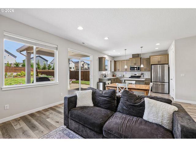 17515 Sw WAPATO ISLAND Dr, Sherwood, OR 97140
