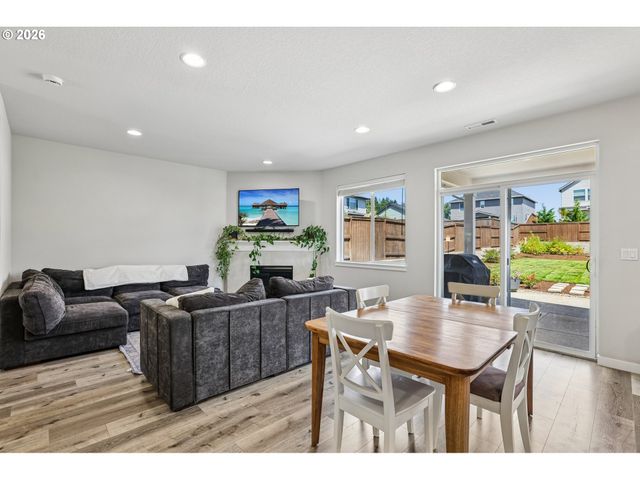 17515 Sw WAPATO ISLAND Dr, Sherwood, OR 97140