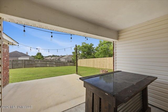 102 Oak Leaf Way, Pearl, MS 39208