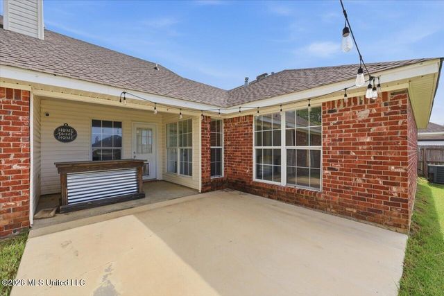 102 Oak Leaf Way, Pearl, MS 39208