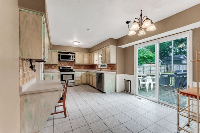 1375 E Dunkirk Street, Springfield, MO 65804