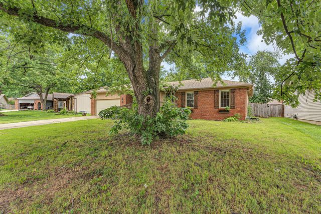 1375 E Dunkirk Street, Springfield, MO 65804