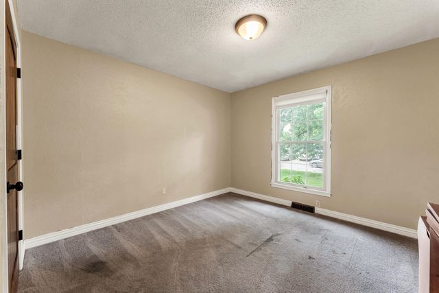 1375 E Dunkirk Street, Springfield, MO 65804