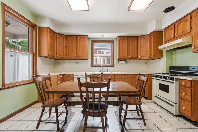 48 Glasgow ROAD, Forest Hills Boro, PA 15221