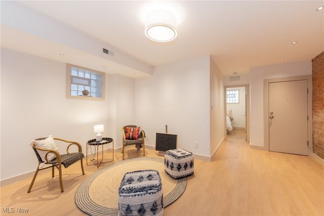 2634 Mayfield Road 5, Cleveland Heights, OH 44106