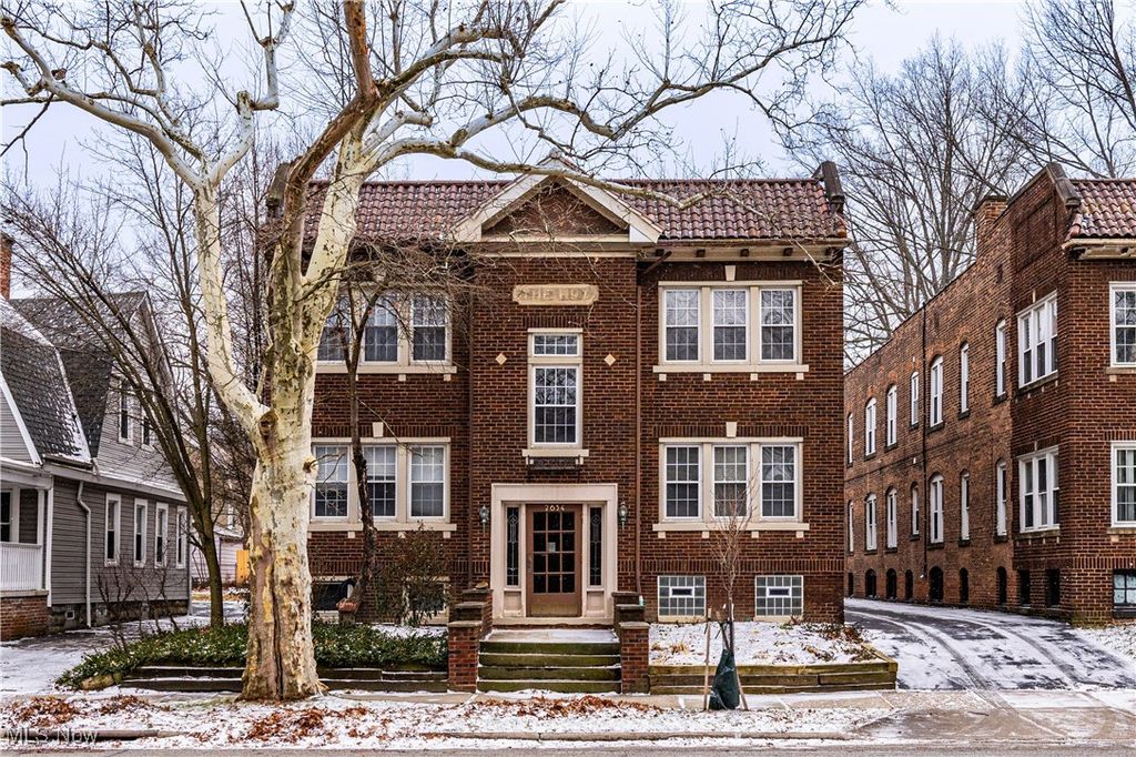 2634 Mayfield Road 5, Cleveland Heights, OH 44106