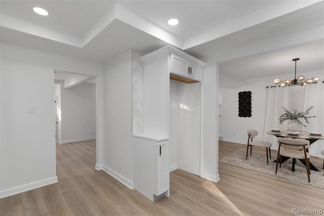 18660 San Juan Drive, Detroit, MI 48221