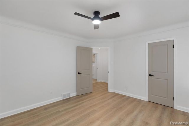 18660 San Juan Drive, Detroit, MI 48221