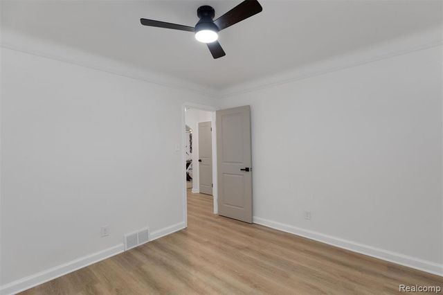 18660 San Juan Drive, Detroit, MI 48221