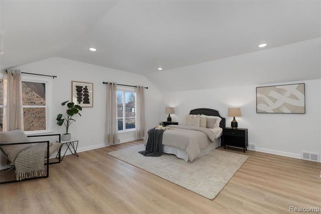 18660 San Juan Drive, Detroit, MI 48221