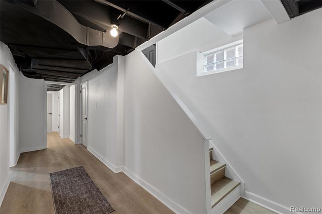 18660 San Juan Drive, Detroit, MI 48221