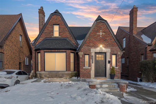 18660 San Juan Drive, Detroit, MI 48221