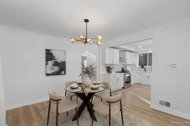 18660 San Juan Drive, Detroit, MI 48221