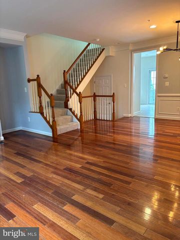 8894 ASHGROVE HOUSE LN, Vienna, VA 22182