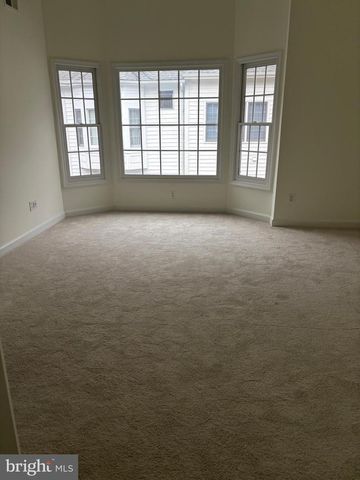 8894 ASHGROVE HOUSE LN, Vienna, VA 22182