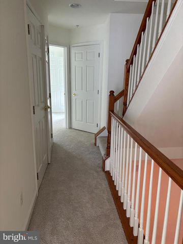 8894 ASHGROVE HOUSE LN, Vienna, VA 22182