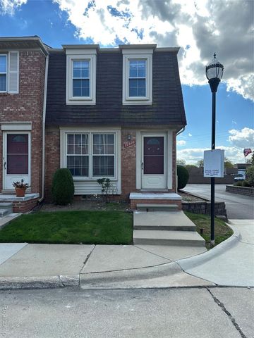 19520 Ridgemont Street 16, St. Clair Shores, MI 48080