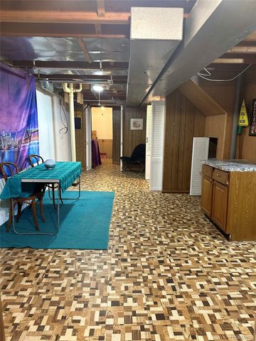 19520 Ridgemont Street 16, St. Clair Shores, MI 48080