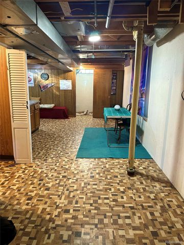 19520 Ridgemont Street 16, St. Clair Shores, MI 48080