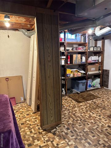 19520 Ridgemont Street 16, St. Clair Shores, MI 48080