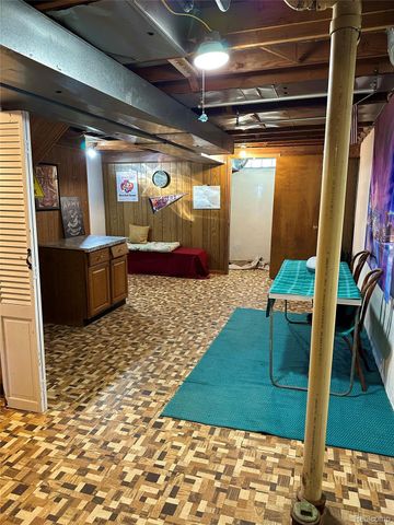 19520 Ridgemont Street 16, St. Clair Shores, MI 48080