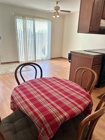 19520 Ridgemont Street 16, St. Clair Shores, MI 48080