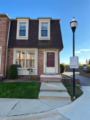 19520 Ridgemont Street 16, St. Clair Shores, MI 48080